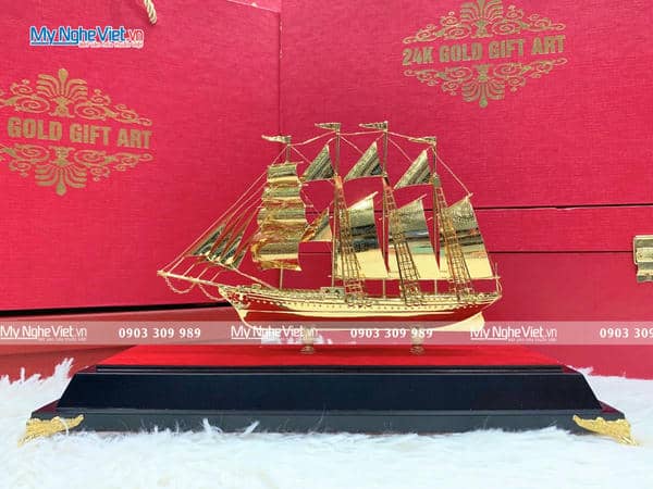 Mô Hình thuyền dát vàng 24k