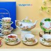 Bộ bình trà Queen màu trắng họa tiết sen hồng đắp nổi vẽ vàng kim