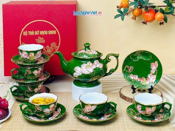 Bộ Bình Trà Queen Xanh Ngọc Vẽ Vàng Kim Họa Tiết Hoa Đắp Nổi Hoa Sen