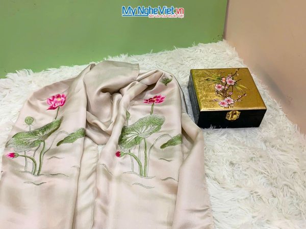 Quà Tặng Hộp Sơn Mài Hoa Đào & Khăn Lụa Hà Đông CBMNV-LNL45180/12