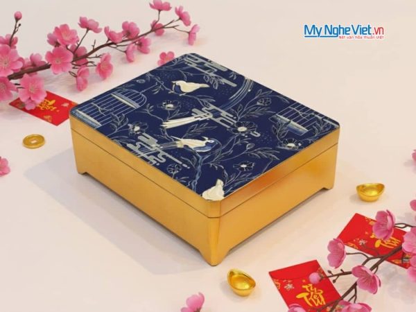 Hộp đựng quà tết cao cấp họa tiết chim hoa nền xanh HSMDH010-3 - Quà Tết Cao Cấp