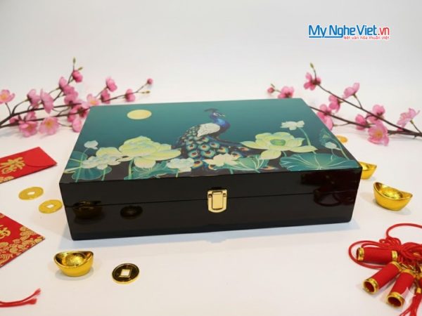 Hộp đựng quà tết cao cấp họa tiết chim công nền xanh HSMDH011 - Quà Tết Cao Cấp