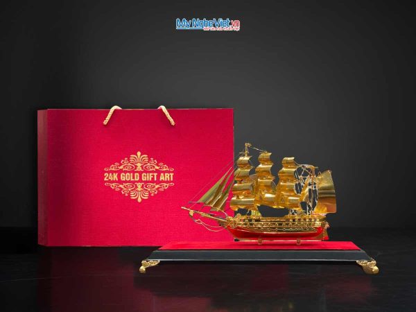 Mô hình Thuyền Buồm Mạ Vàng 24K DDTB026/1