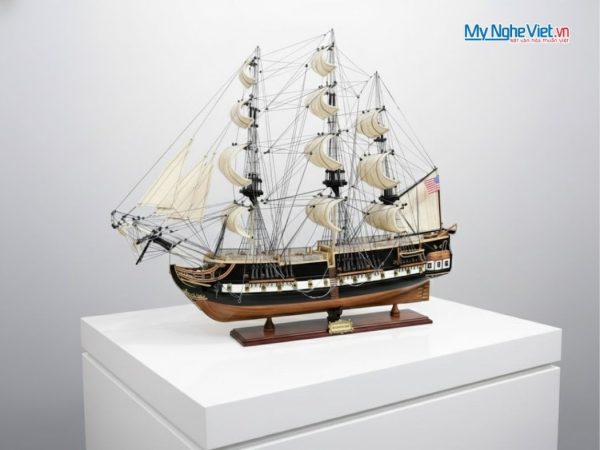 Mô hình thuyền chiến USS Constitution Gỗ Căm Xe (Thân 80cm) MNV-TBUSS01 - Mô hình thuyền gỗ trang trí