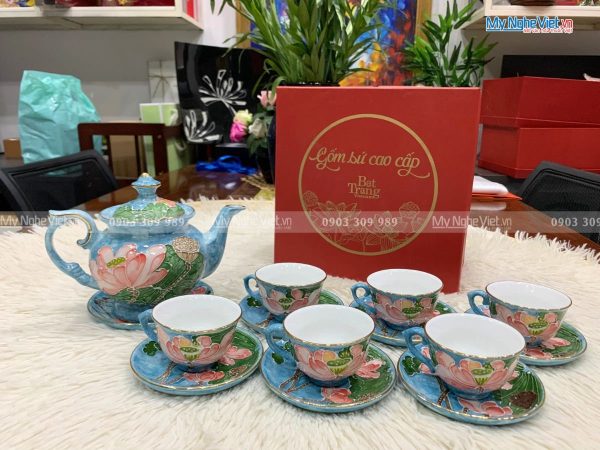 Bộ Ấm Trà Bát Tràng Hoa Sen Đắp Nổi